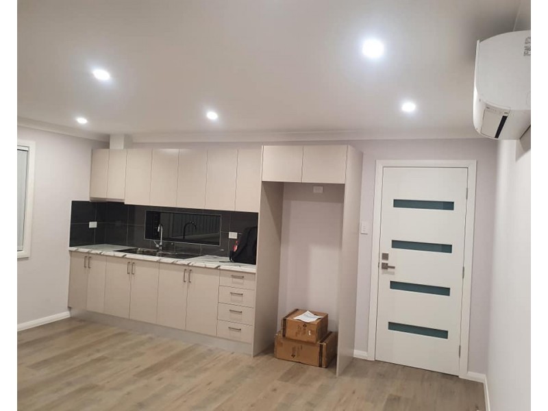 1b Oakwood Pl, Busby NSW 2168