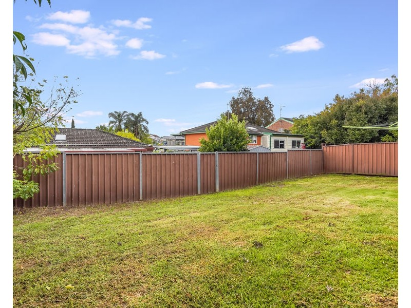 4 Durness Place, St Andrews NSW 2566