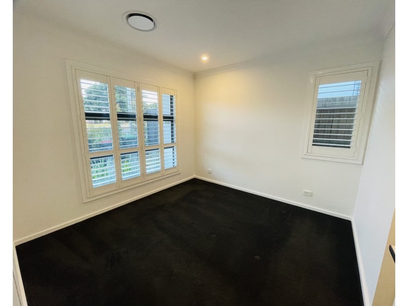16 Giles Lane, Oran Park NSW 2570