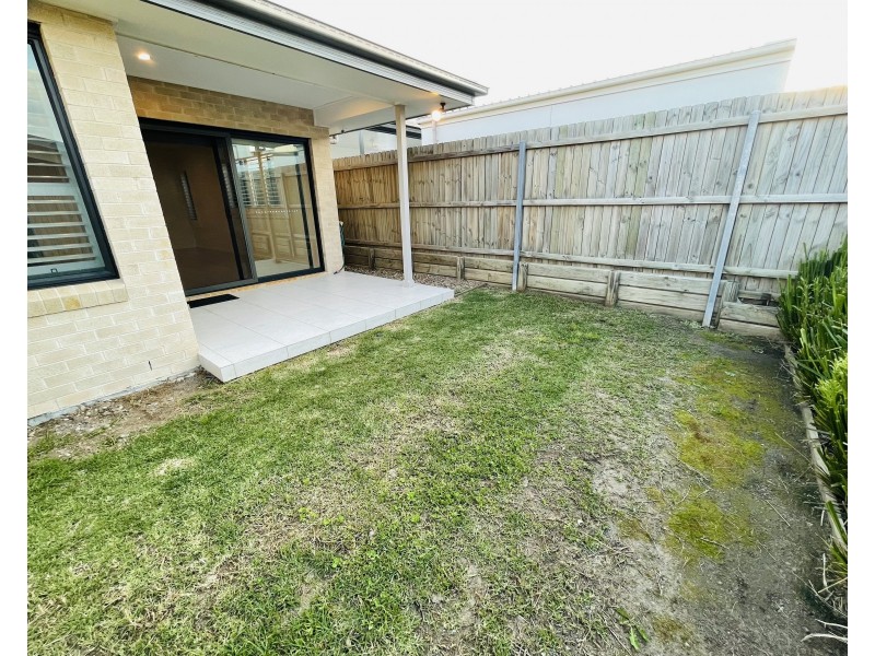 16 Giles Lane, Oran Park NSW 2570