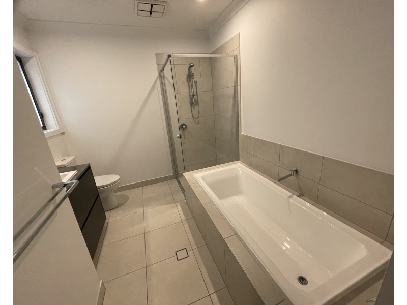 16 Giles Lane, Oran Park NSW 2570