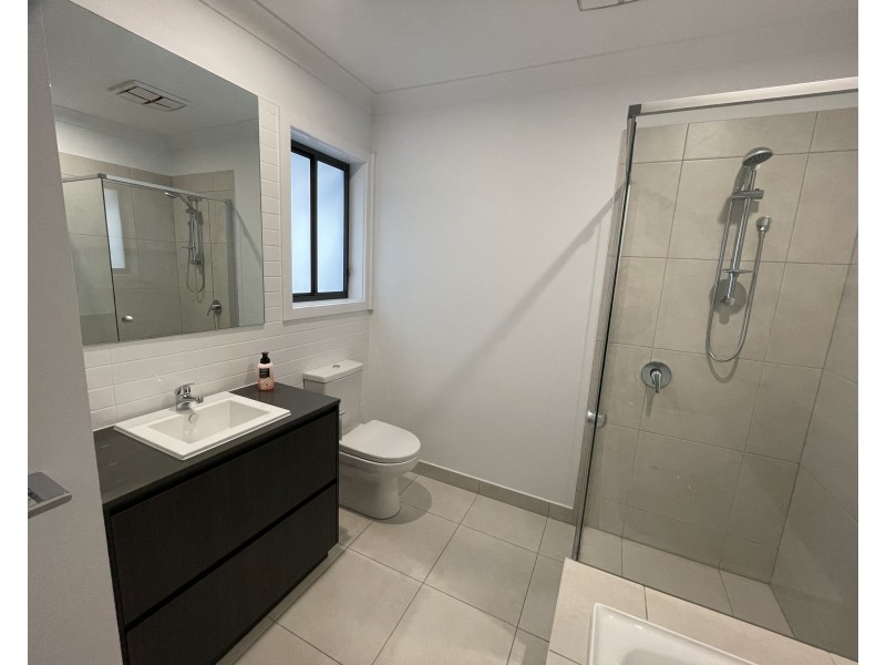 16 Giles Lane, Oran Park NSW 2570