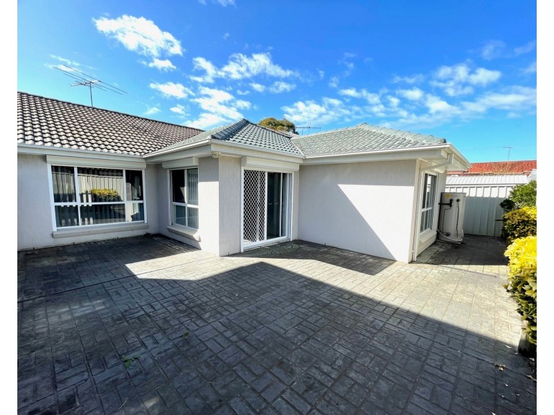 10A Eva Ave, Green Valley NSW 2168