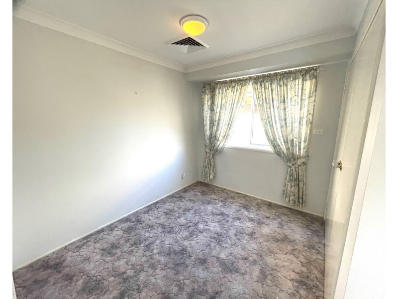 10A Eva Ave, Green Valley NSW 2168