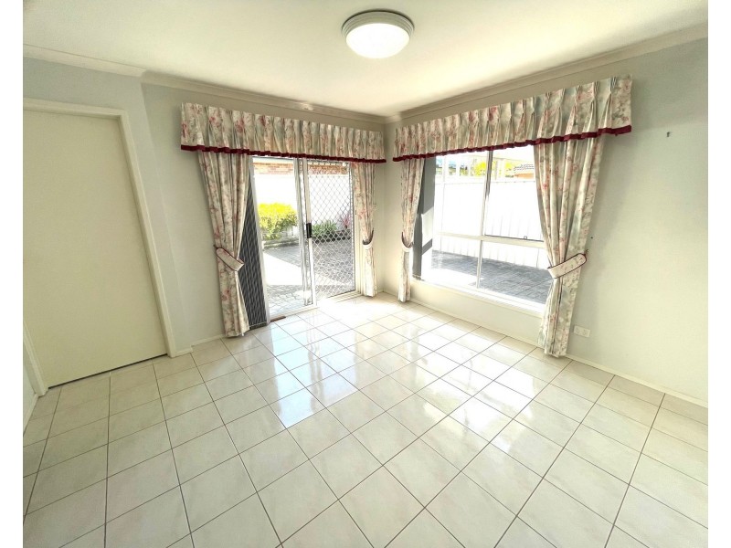 10A Eva Ave, Green Valley NSW 2168