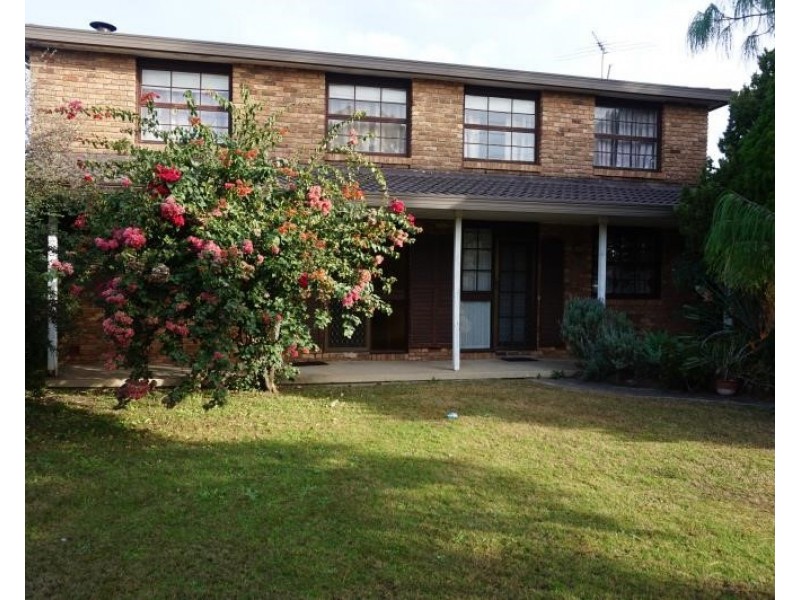 2 Kalimna St, Moorebank NSW 2170