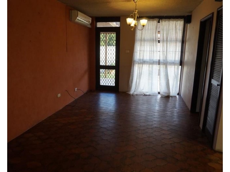 2 Kalimna St, Moorebank NSW 2170