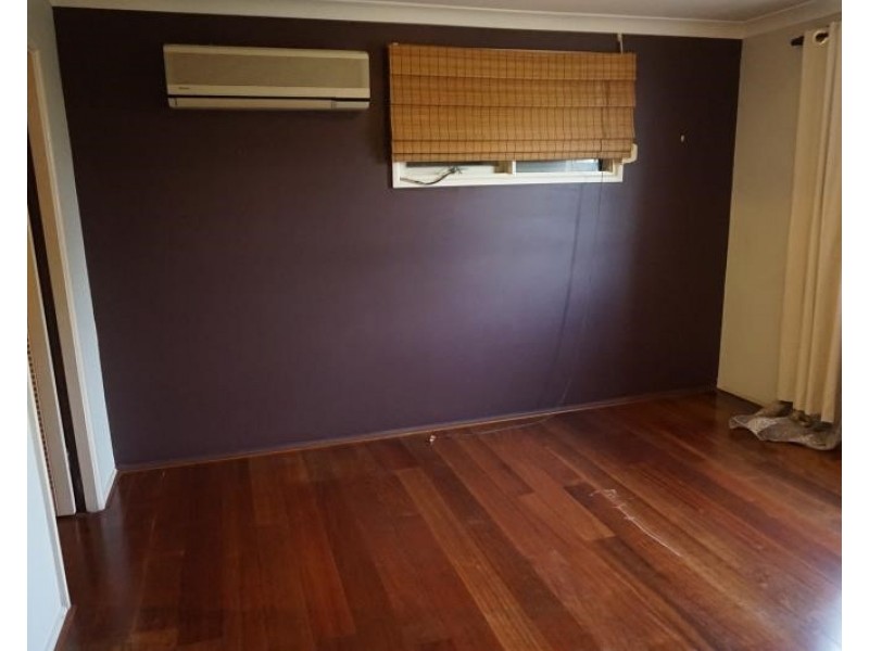 2 Kalimna St, Moorebank NSW 2170