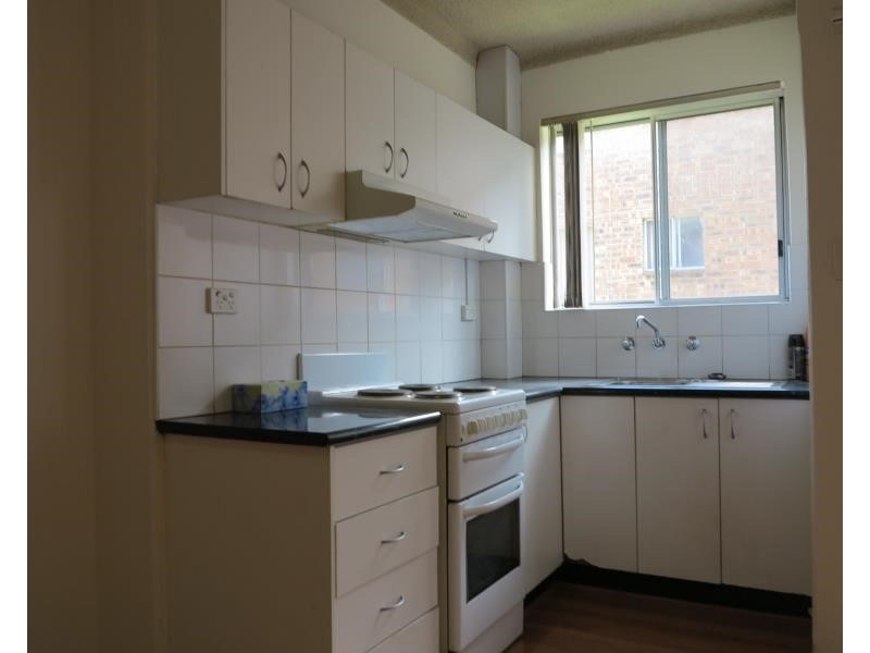 4/2 Nagle Street, Liverpool NSW 2170