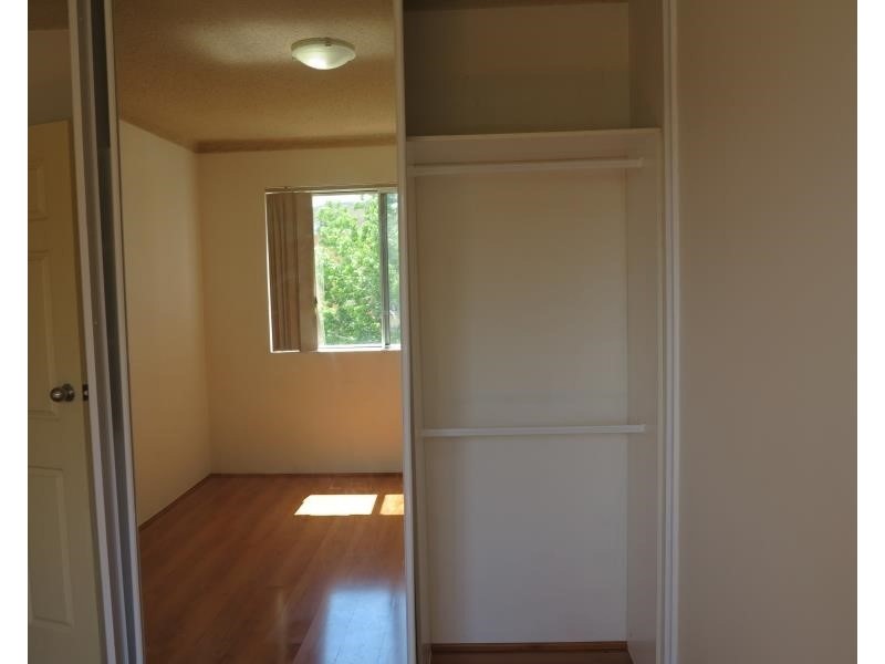4/2 Nagle Street, Liverpool NSW 2170