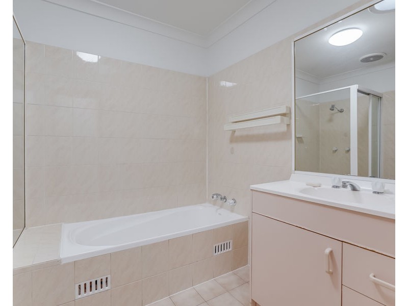 8/21 Kurrajong Road, Casula NSW 2170