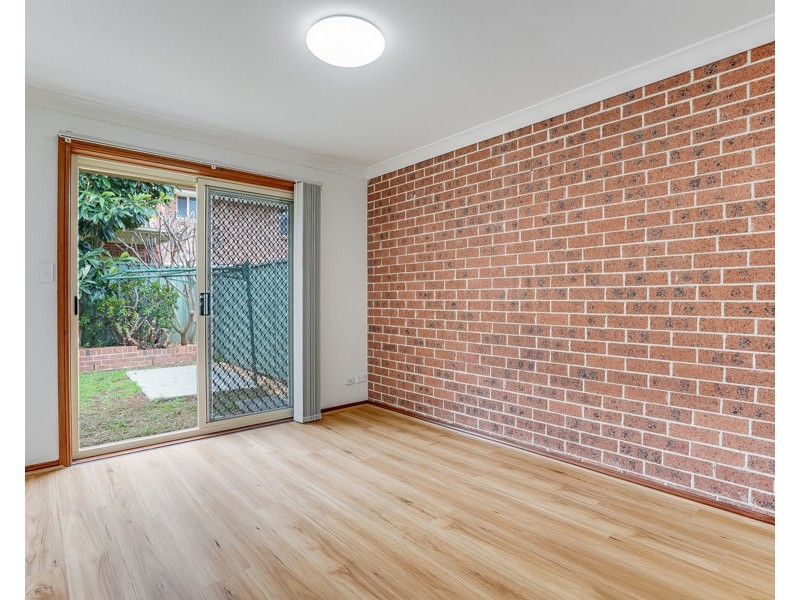 8/21 Kurrajong Road, Casula NSW 2170