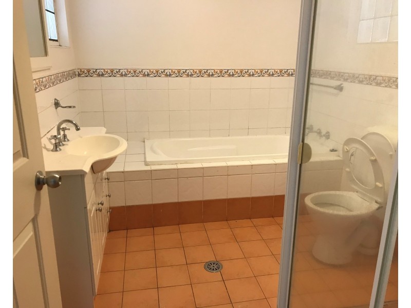 12/9 Elizabeth St, Liverpool NSW 2170