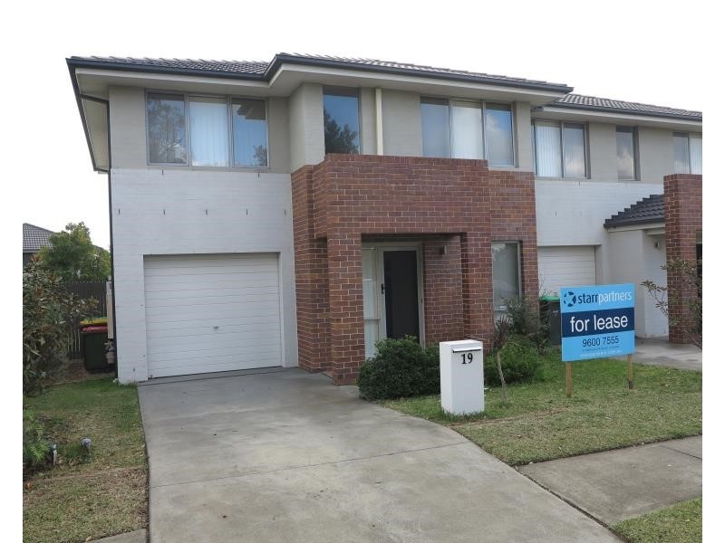 19 Atlantic Blvd, Glenfield NSW 2167