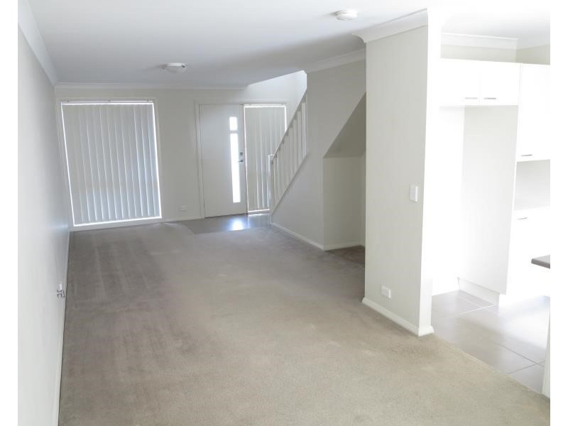 19 Atlantic Blvd, Glenfield NSW 2167