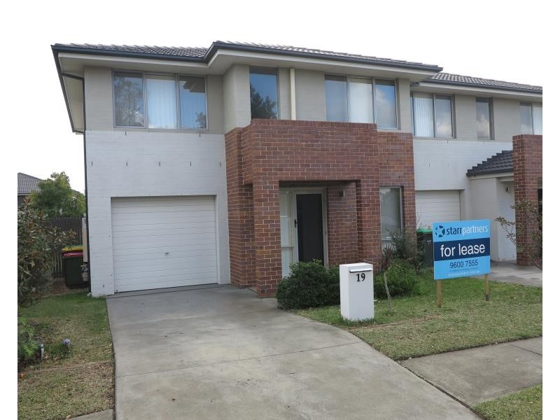 19 Atlantic Blvd, Glenfield NSW 2167