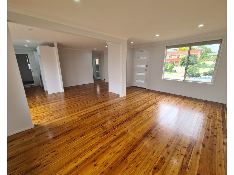 2 Junee Pl, Bossley Park NSW 2176