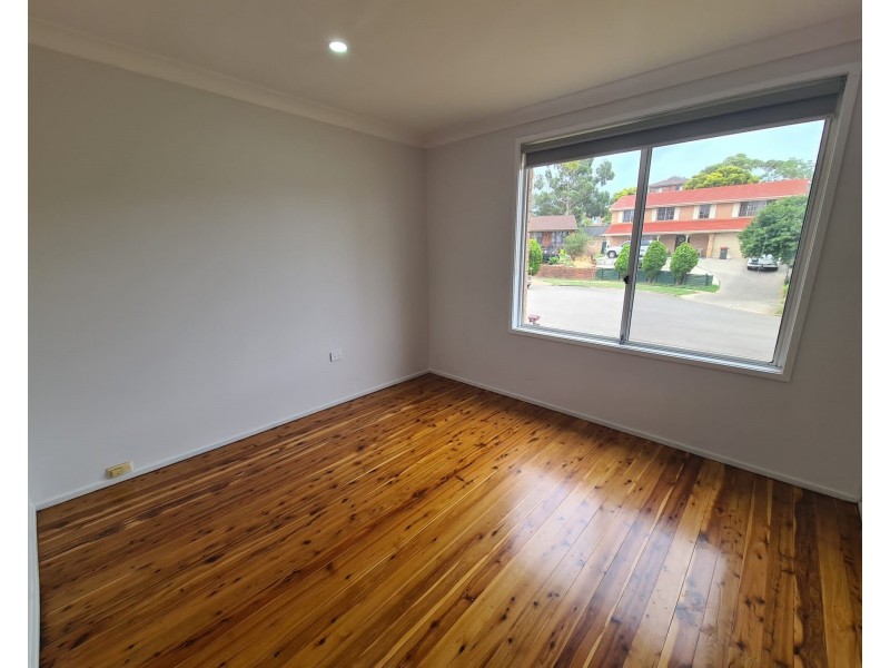 2 Junee Pl, Bossley Park NSW 2176