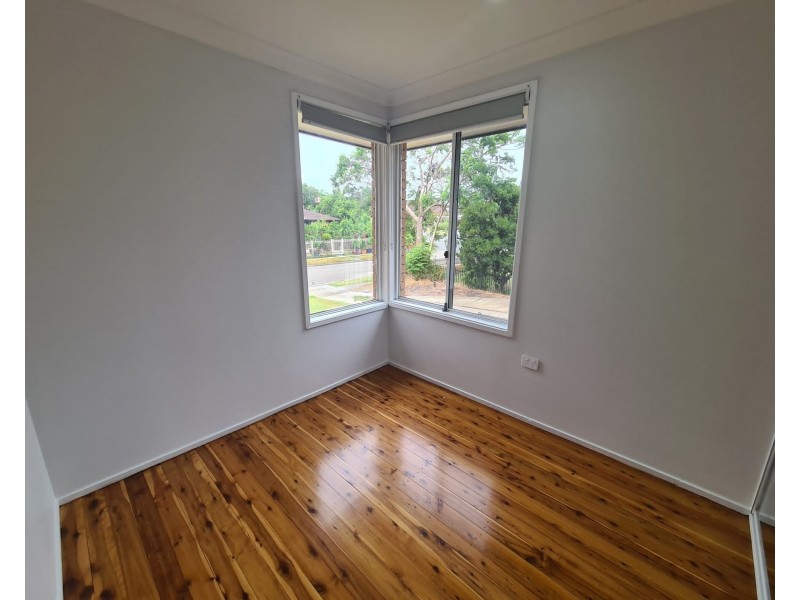 2 Junee Pl, Bossley Park NSW 2176