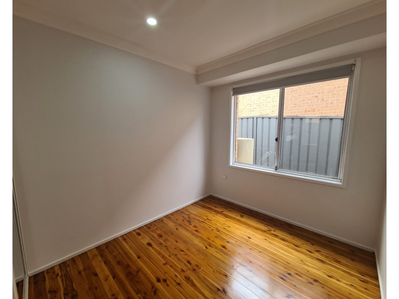 2 Junee Pl, Bossley Park NSW 2176