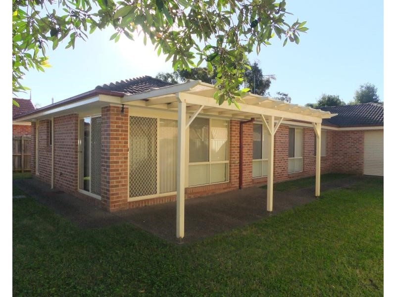 22 Paroo Ct, Wattle Grove NSW 2173