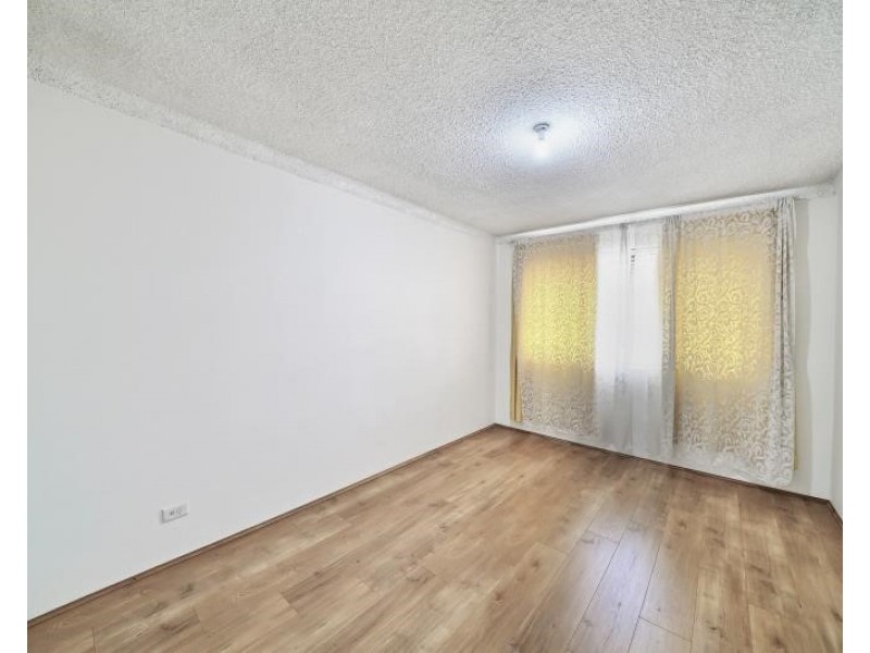 6/3 Lachlan St, Warwick Farm NSW 2170