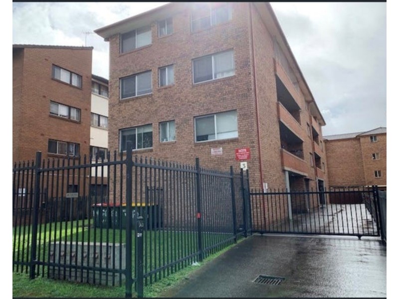 6/3 Lachlan St, Warwick Farm NSW 2170