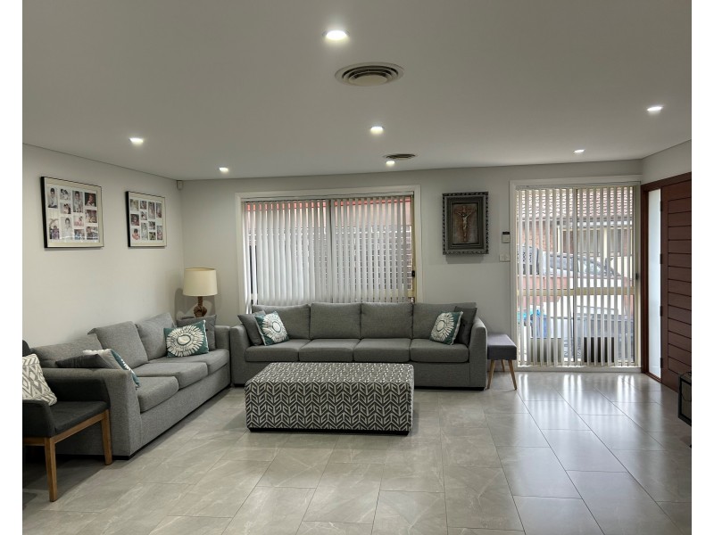 27 Duncansby Crescent, St Andrews NSW 2566