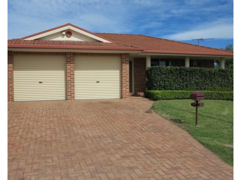 8 Marin Pl, Prestons NSW 2170