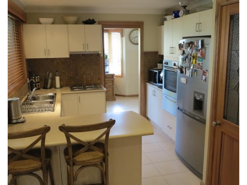 8 Marin Pl, Prestons NSW 2170