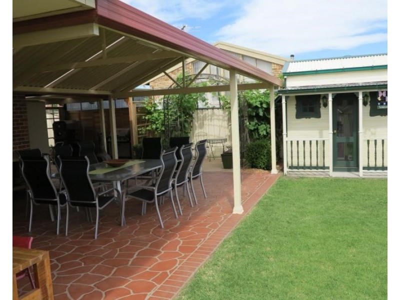 8 Marin Pl, Prestons NSW 2170