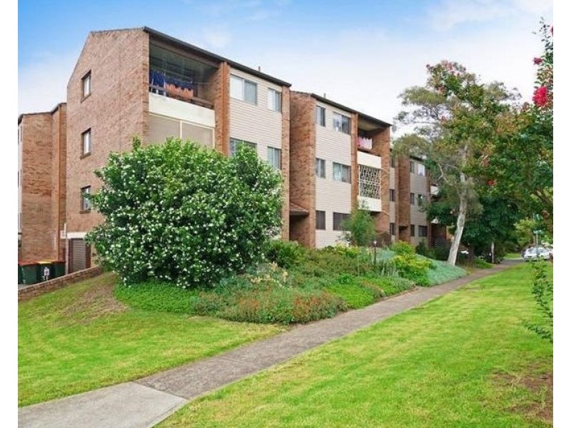 17/26-30 Remembrance Ave, Warwick Farm NSW 2170
