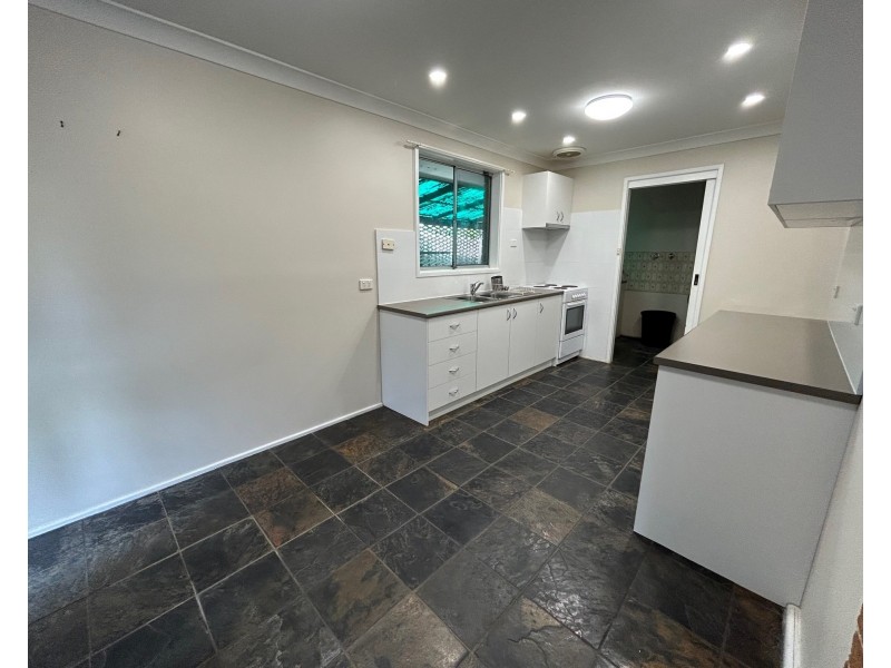 112 Mimosa Rd, Bossley Park NSW 2176