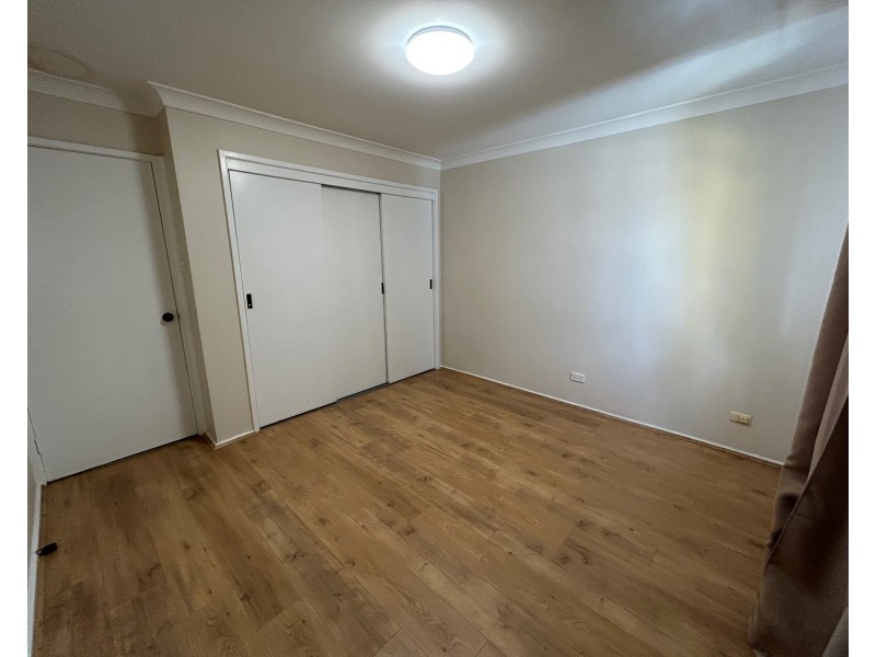 112 Mimosa Rd, Bossley Park NSW 2176