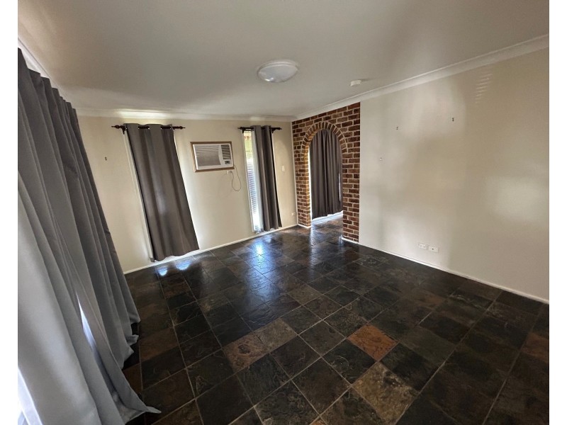 112 Mimosa Rd, Bossley Park NSW 2176