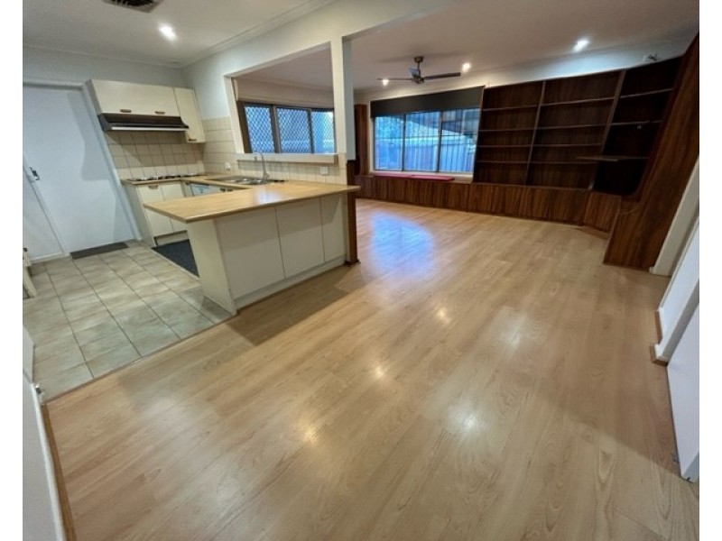 313 Epsom Rd, Chipping Norton NSW 2170