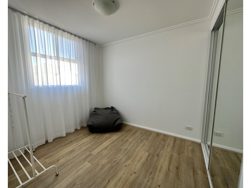 807/3 George St, Warwick Farm NSW 2170