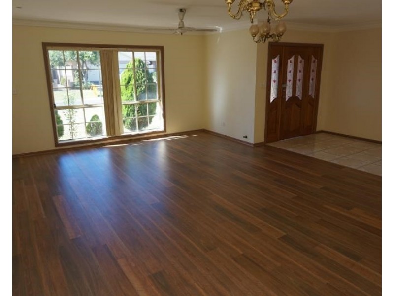 58 Kookaburra Rd, Prestons NSW 2170