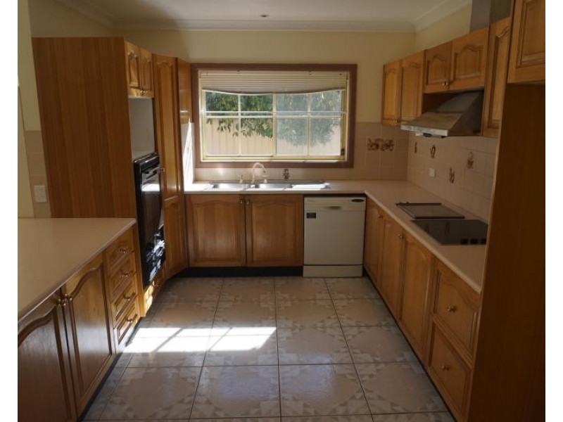 58 Kookaburra Rd, Prestons NSW 2170