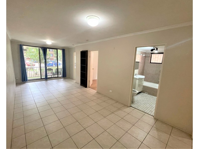 82/142 Moore St, Liverpool NSW 2170