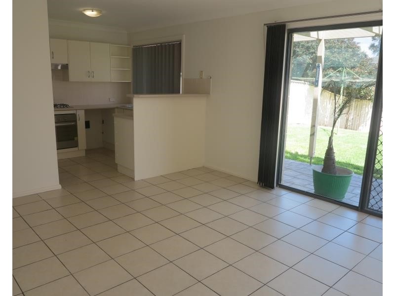 72 Harraden Dr, West Hoxton NSW 2171