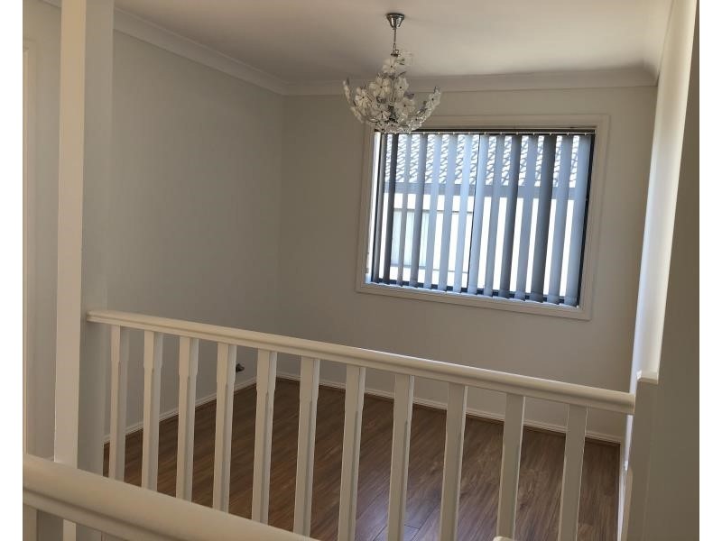 72 Harraden Dr, West Hoxton NSW 2171