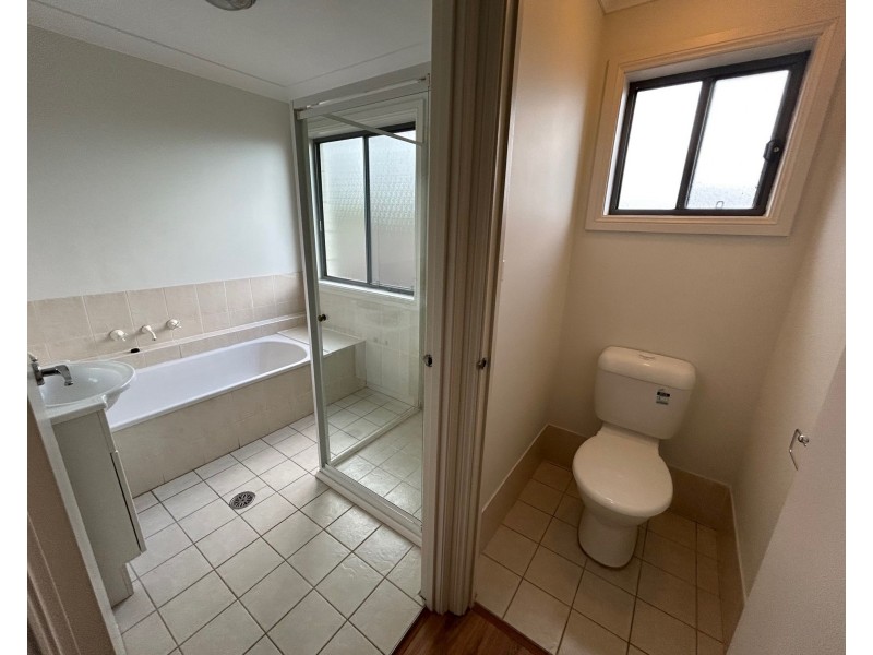 72 Harraden Dr, West Hoxton NSW 2171