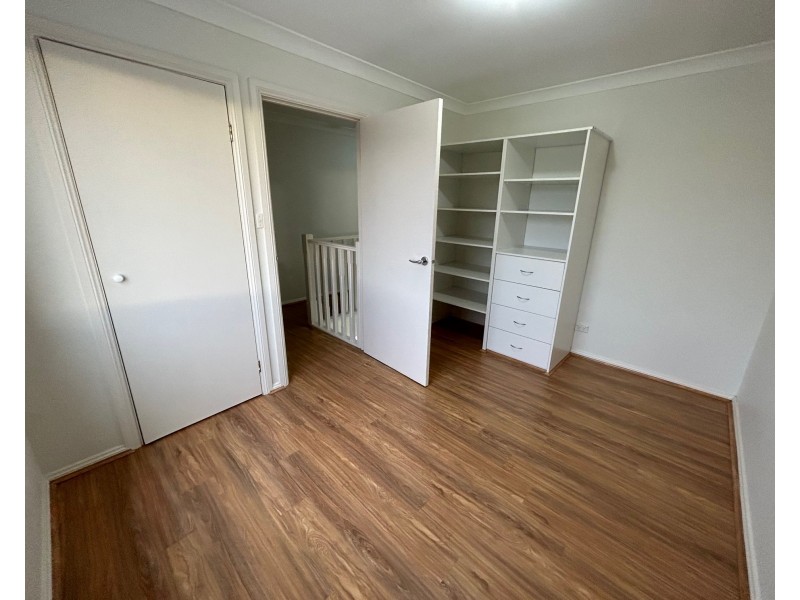 72 Harraden Dr, West Hoxton NSW 2171
