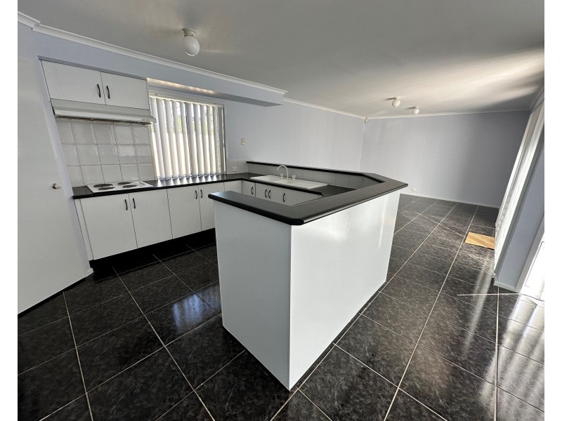16 Yalwal Ct, Prestons NSW 2170
