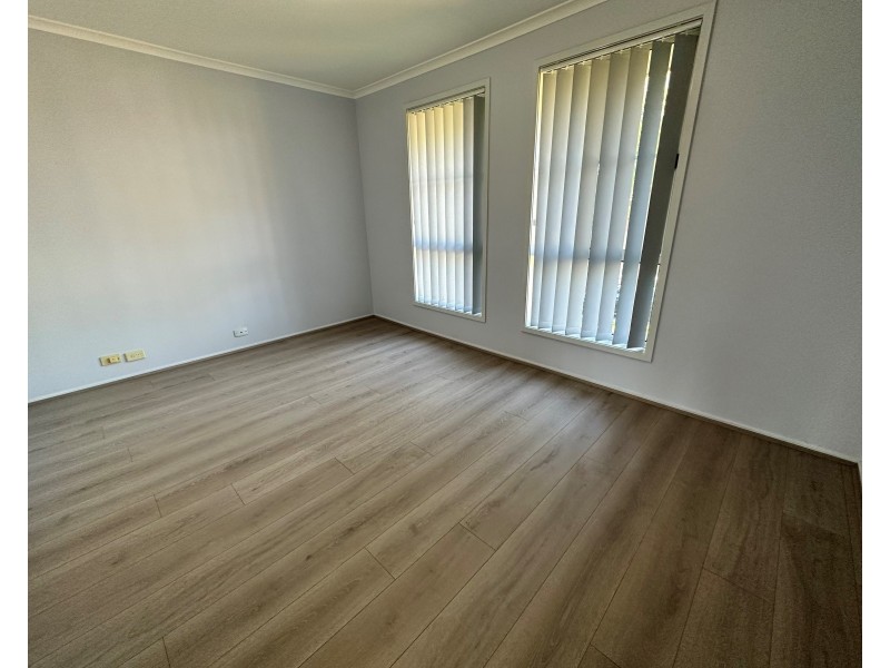 16 Yalwal Ct, Prestons NSW 2170