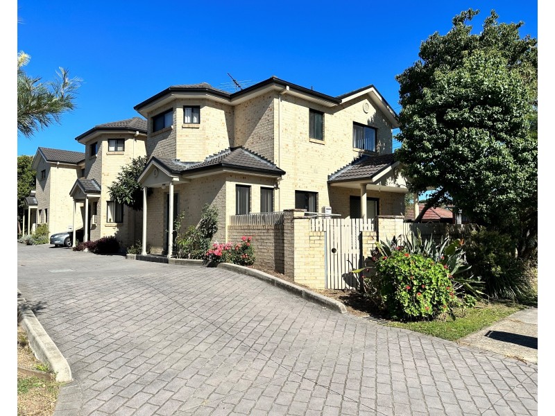 2/50 Pearce St, Liverpool NSW 2170