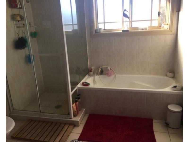 7B Eva Ave, Green Valley NSW 2168