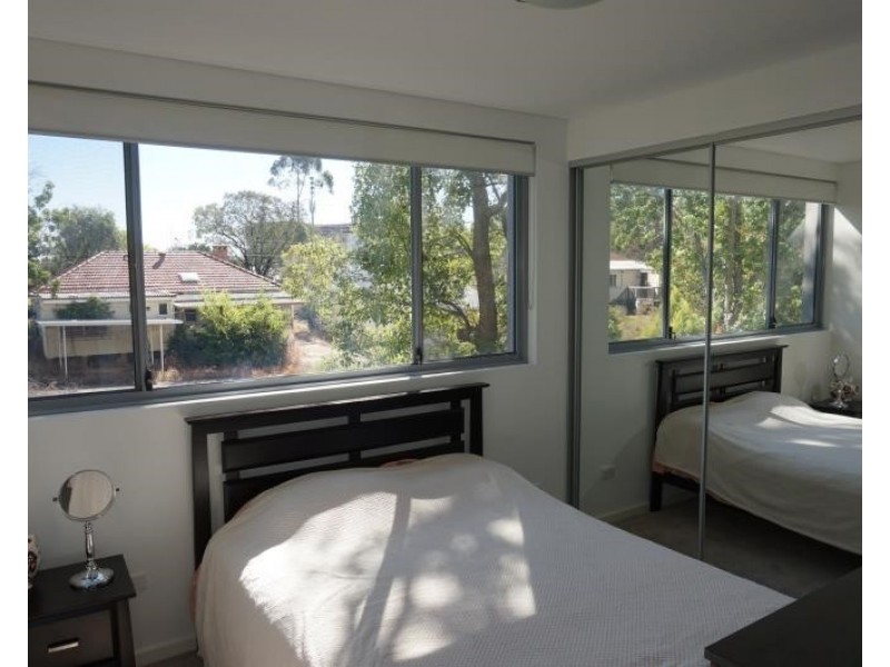 8/31-35 Chamberlain St, Campbelltown NSW 2560