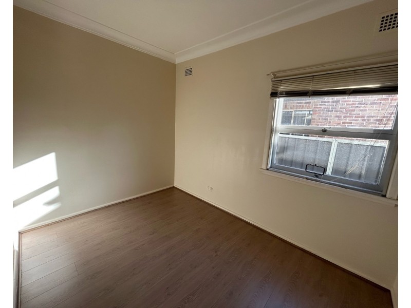 4 Vincent Ave, Liverpool NSW 2170